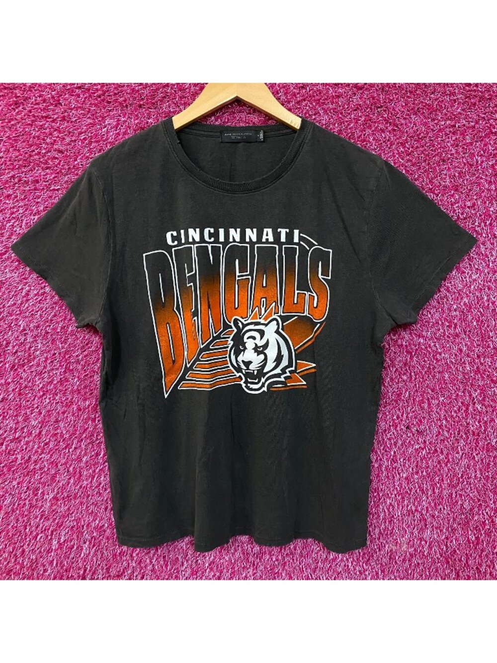 Junk Food Clothing NFL Cincinnati Bengals Chrome Retro Style Women's T-Shirt Lar